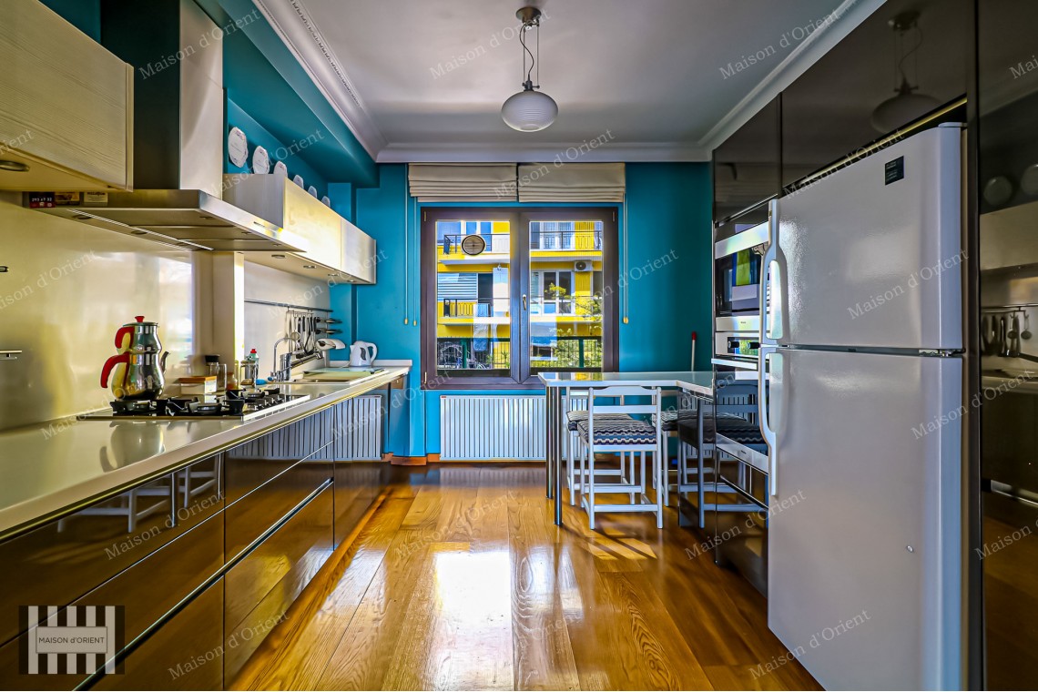 2+1 Flat for Sale with Bosphorus View in Boğaziçi Building, Gümüşsuyu