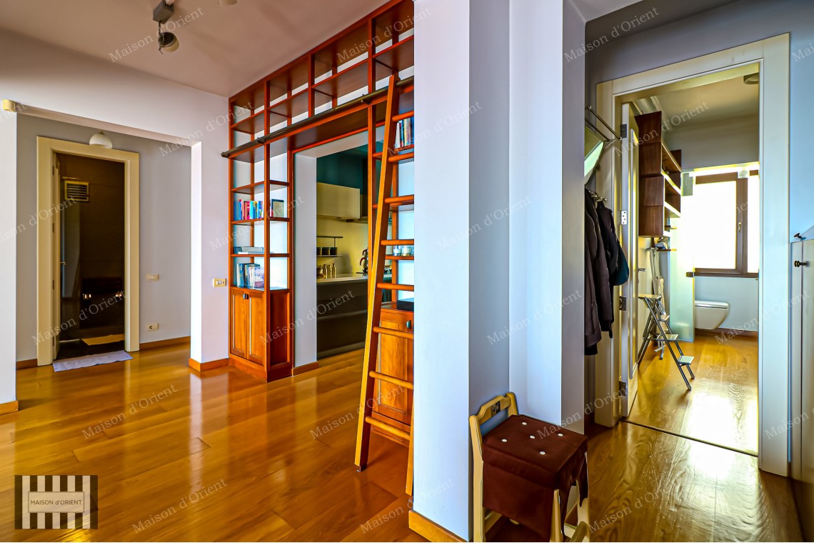 2+1 Flat for Sale with Bosphorus View in Boğaziçi Building, Gümüşsuyu