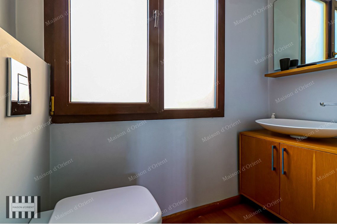 2+1 Flat for Sale with Bosphorus View in Boğaziçi Building, Gümüşsuyu