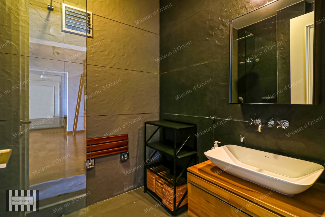 2+1 Flat for Sale with Bosphorus View in Boğaziçi Building, Gümüşsuyu