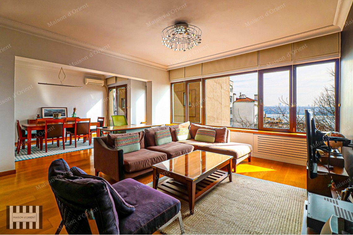2+1 Flat for Sale with Bosphorus View in Boğaziçi Building, Gümüşsuyu