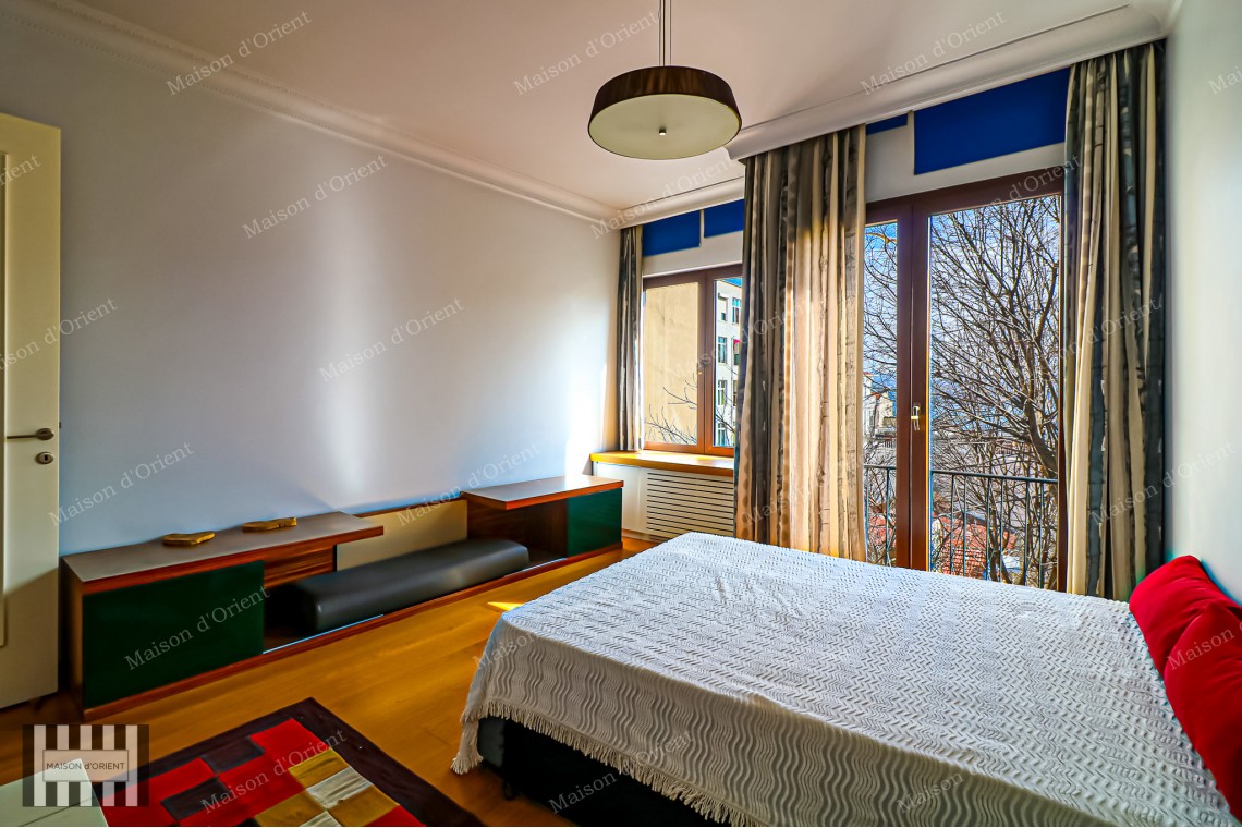 2+1 Flat for Sale with Bosphorus View in Boğaziçi Building, Gümüşsuyu