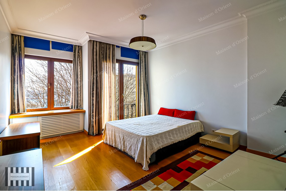 2+1 Flat for Sale with Bosphorus View in Boğaziçi Building, Gümüşsuyu