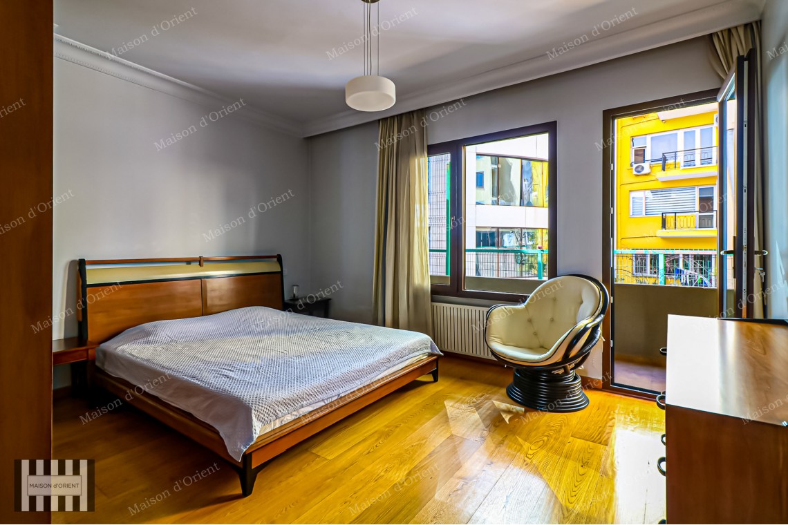 2+1 Flat for Sale with Bosphorus View in Boğaziçi Building, Gümüşsuyu