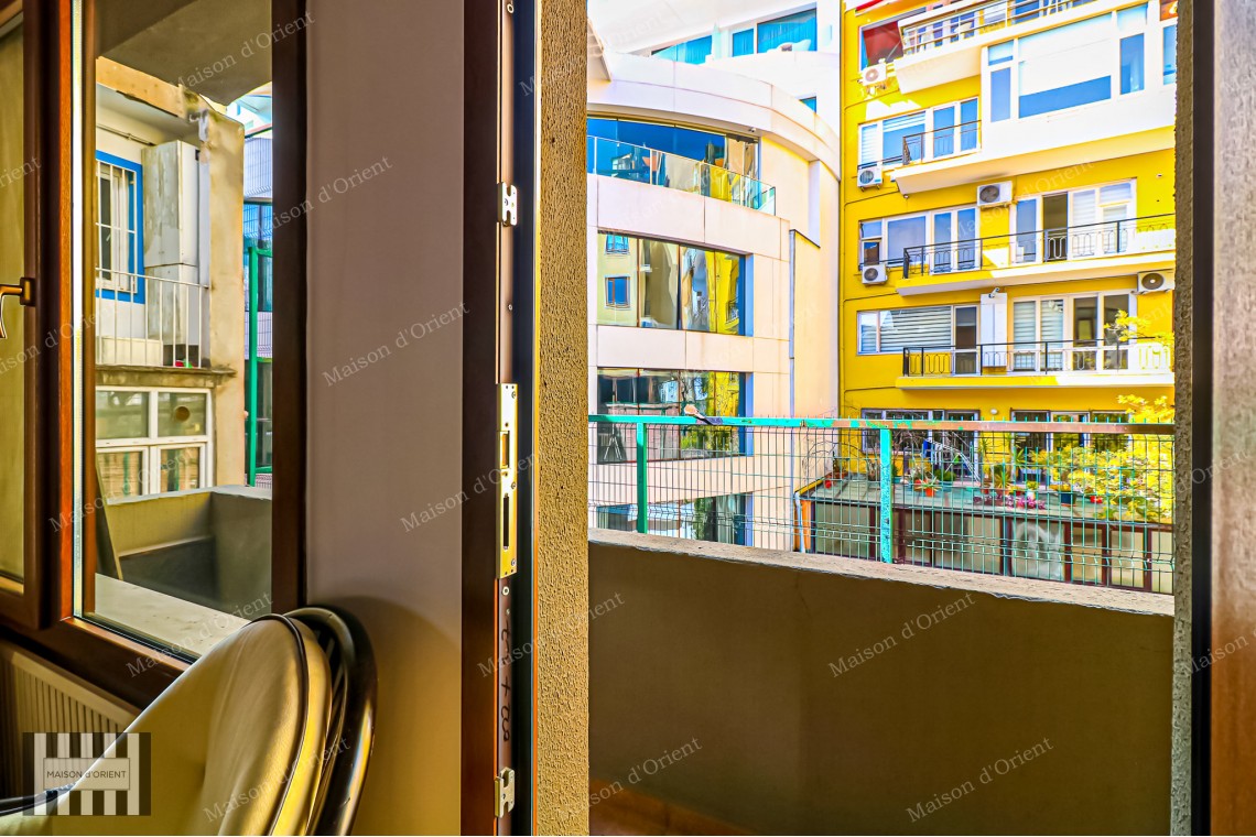 2+1 Flat for Sale with Bosphorus View in Boğaziçi Building, Gümüşsuyu