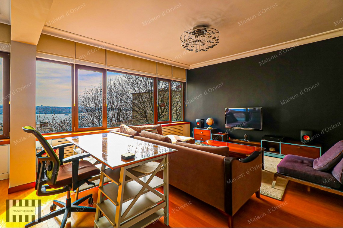 2+1 Flat for Sale with Bosphorus View in Boğaziçi Building, Gümüşsuyu