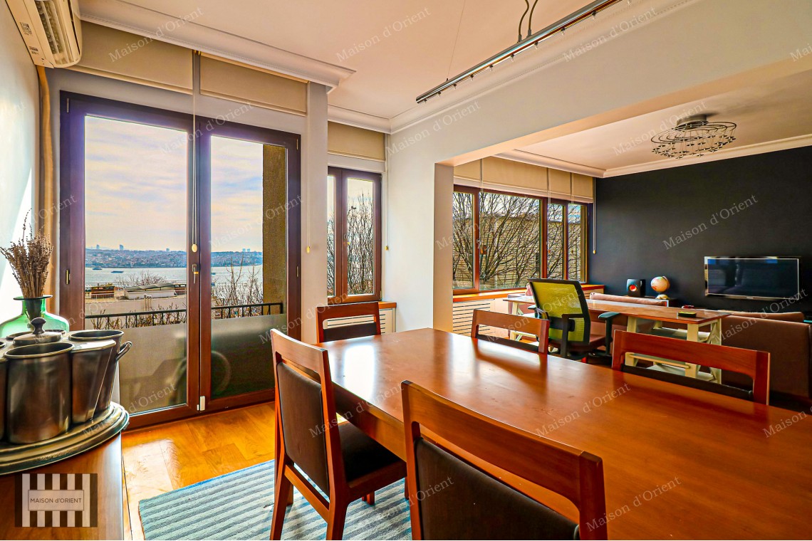 2+1 Flat for Sale with Bosphorus View in Boğaziçi Building, Gümüşsuyu