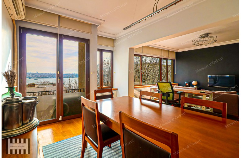 2+1 Flat for Sale with Bosphorus View in Boğaziçi Building, Gümüşsuyu
