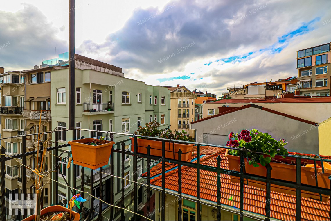 3+1 Flat for Sale with View in Historical Nar Building, Cihangir