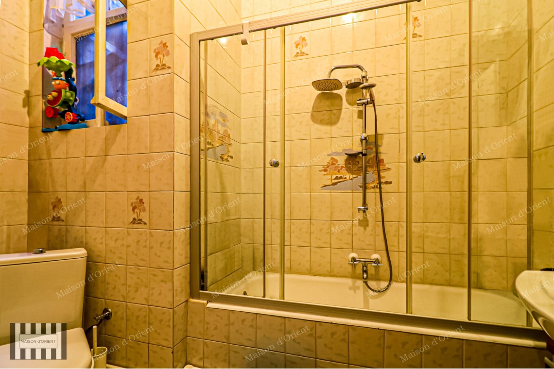 3+1 Flat for Sale with View in Historical Nar Building, Cihangir