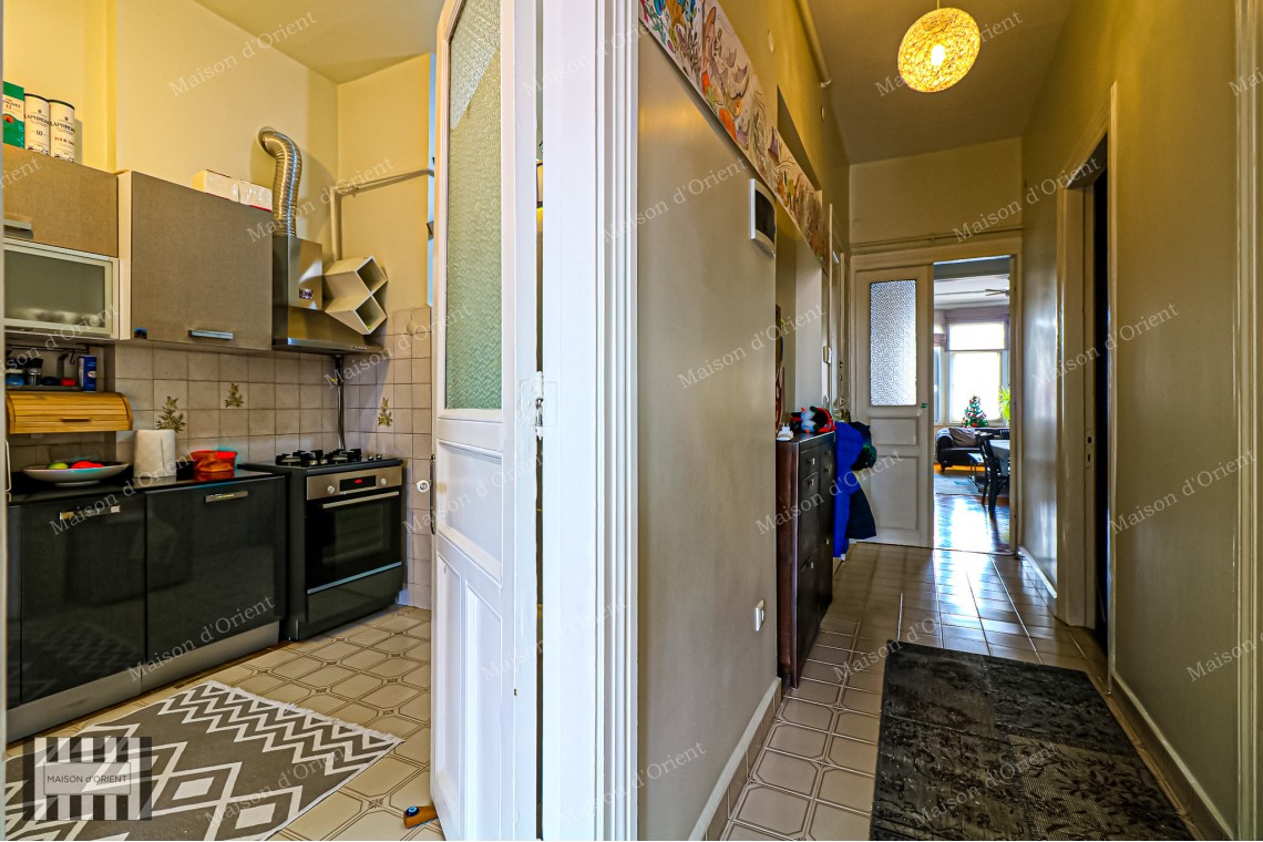 3+1 Flat for Sale with View in Historical Nar Building, Cihangir