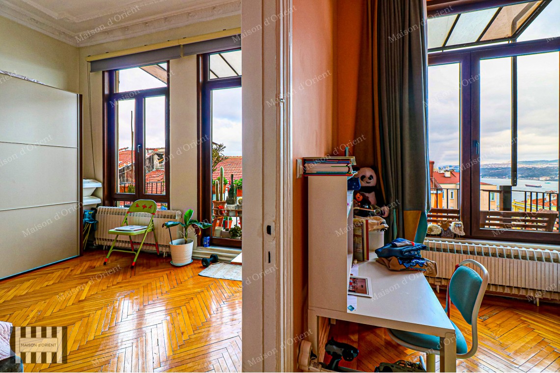3+1 Flat for Sale with View in Historical Nar Building, Cihangir