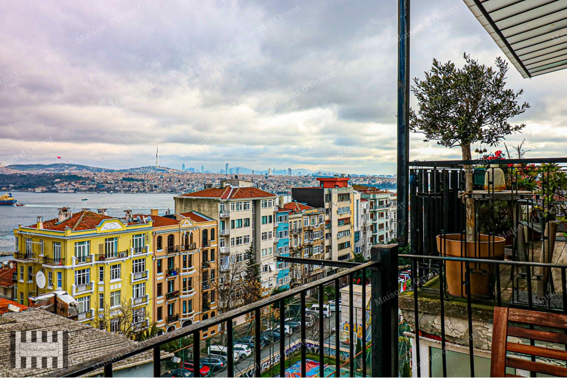 3+1 Flat for Sale with View in Historical Nar Building, Cihangir