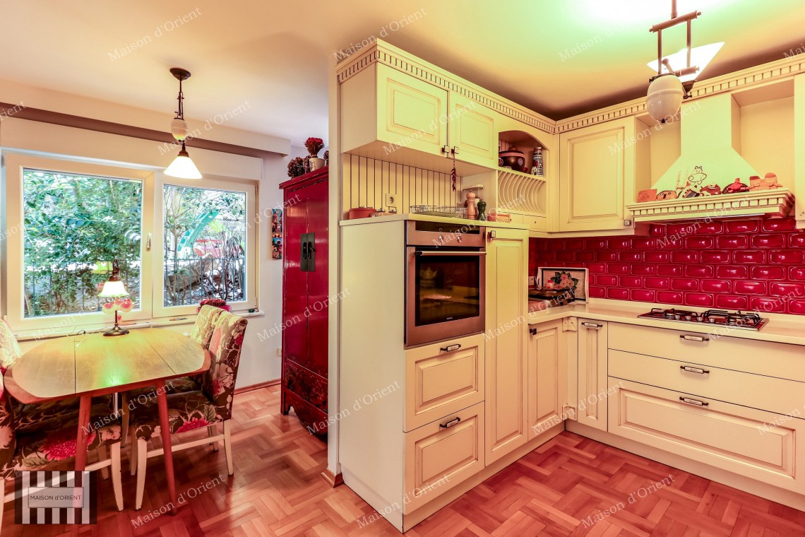 180sqm Duplex for Rent with Private Garden in Gümüşsuyu