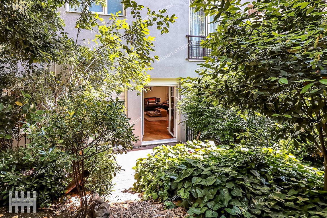 180sqm Duplex for Rent with Private Garden in Gümüşsuyu