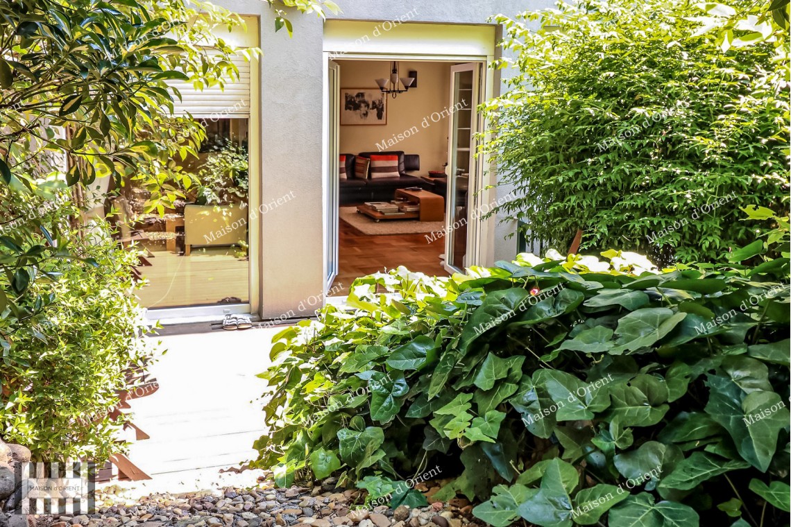 180sqm Duplex for Rent with Private Garden in Gümüşsuyu