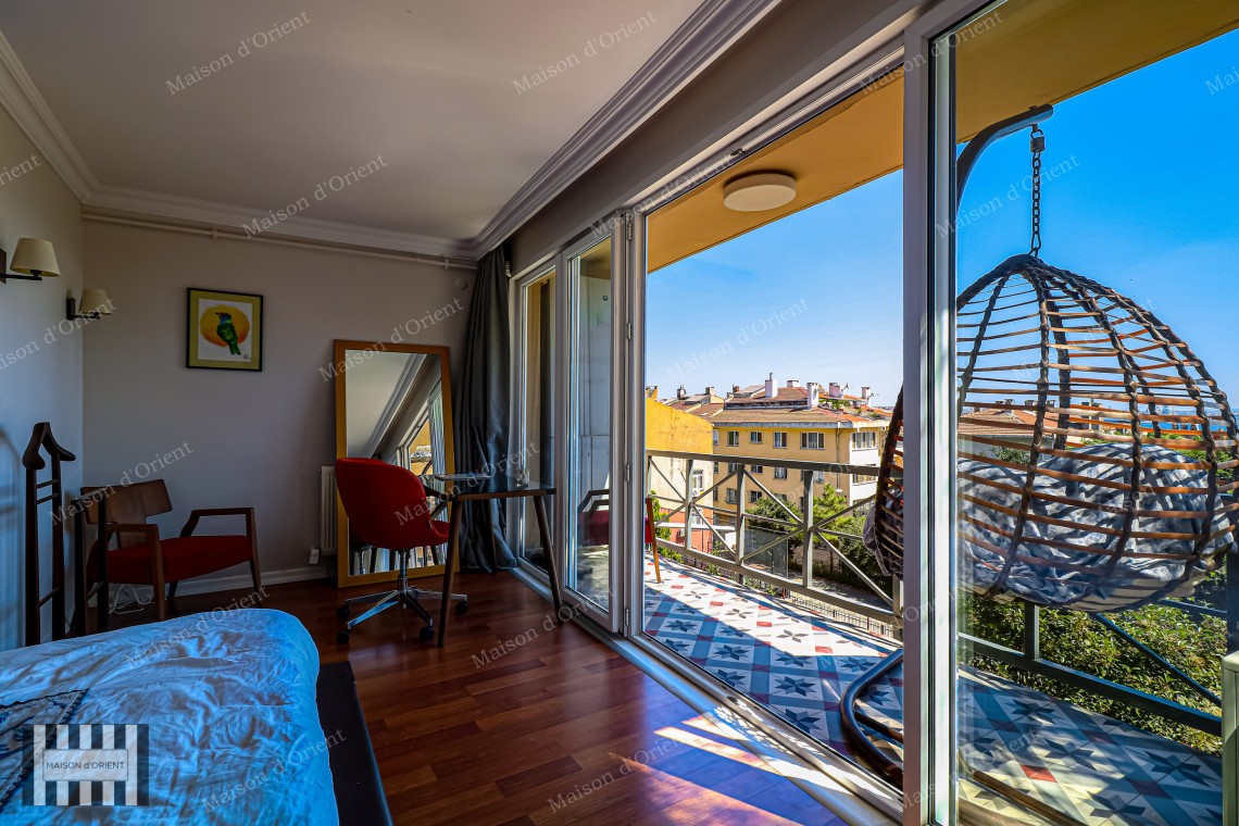 5+1 Flat for Sale with Balcony and View in Cihangir