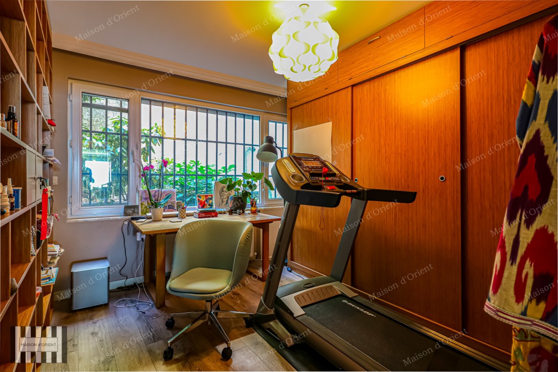 5+1 Flat for Sale with Balcony and View in Cihangir