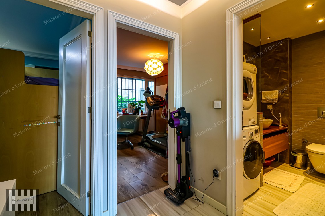5+1 Flat for Sale with Balcony and View in Cihangir