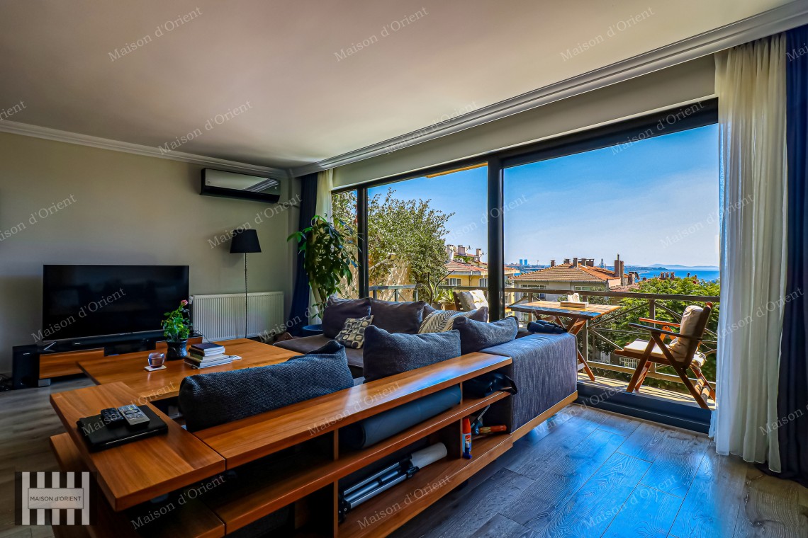 5+1 Flat for Sale with Balcony and View in Cihangir