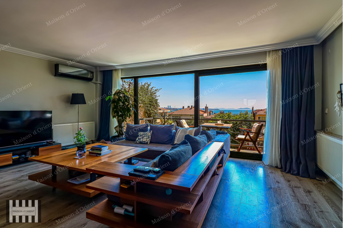 5+1 Flat for Sale with Balcony and View in Cihangir