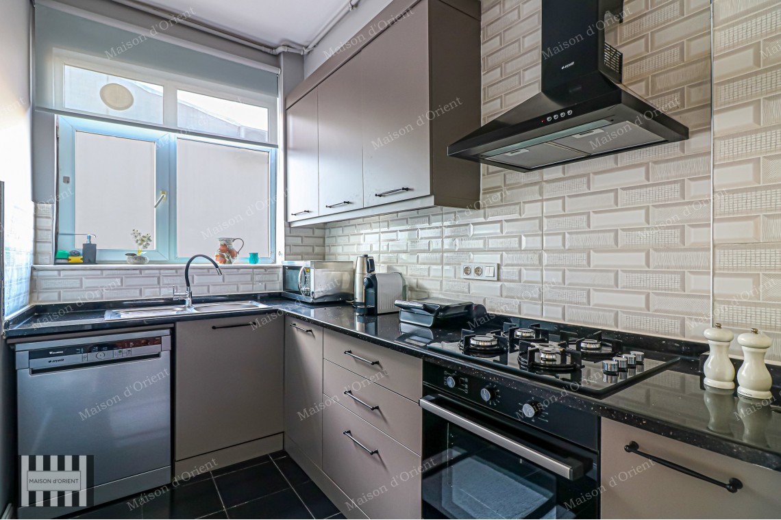 2+1 Apartment for Sale with Bosphorus View in Cihangir