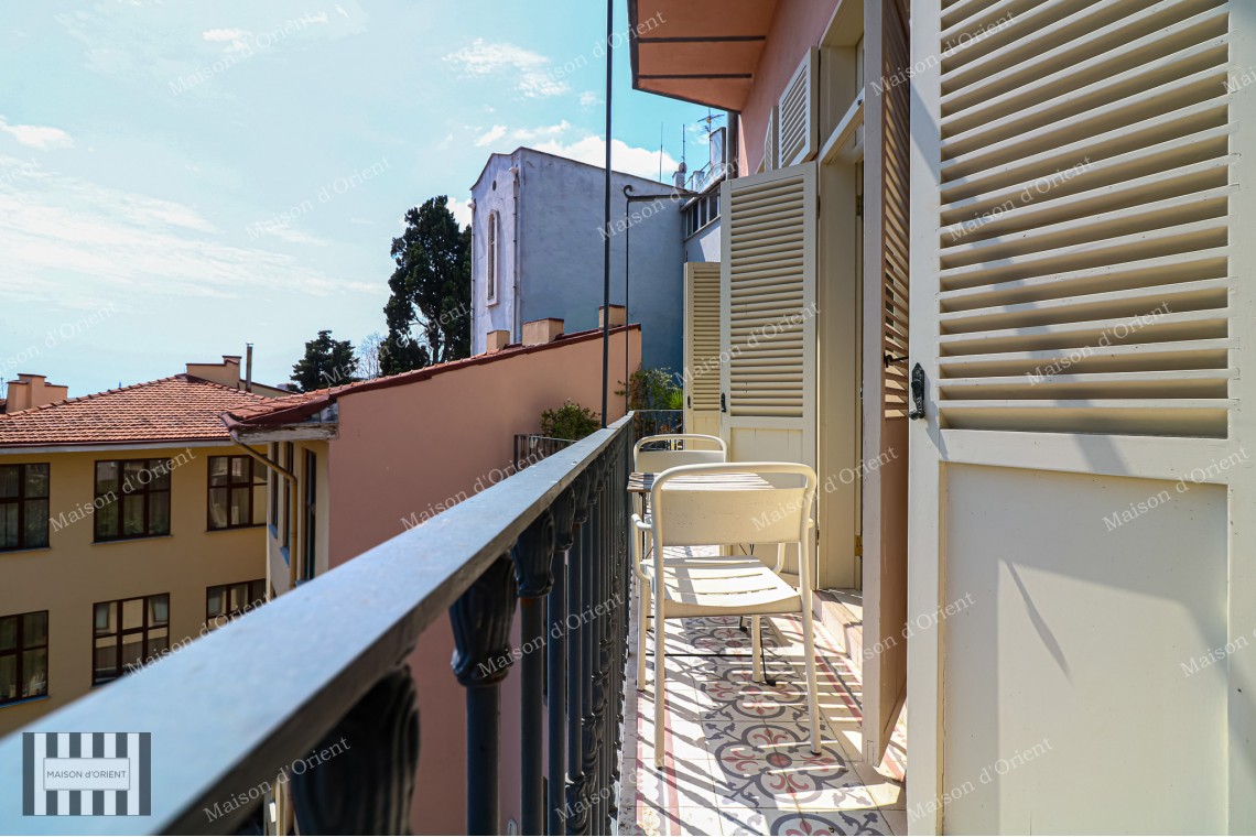 1+1 Flat for Rent with Terrace in Maanaa Building, Galatasaray