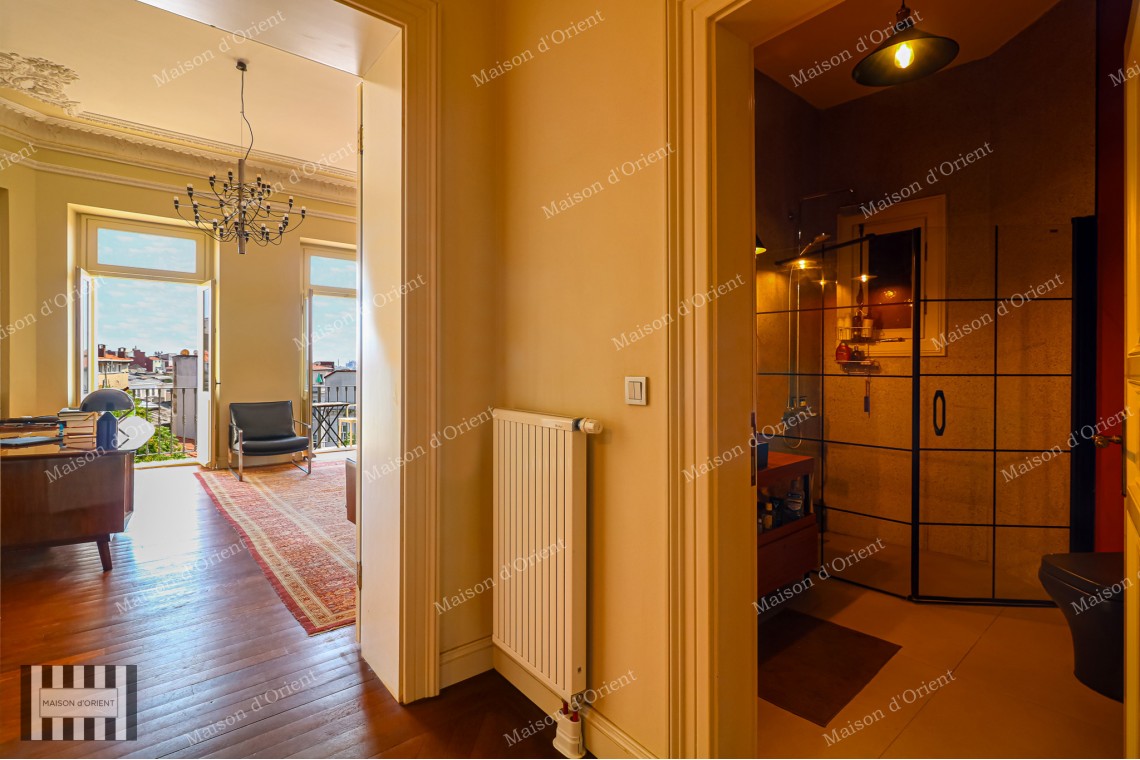 1+1 Flat for Rent with Terrace in Maanaa Building, Galatasaray
