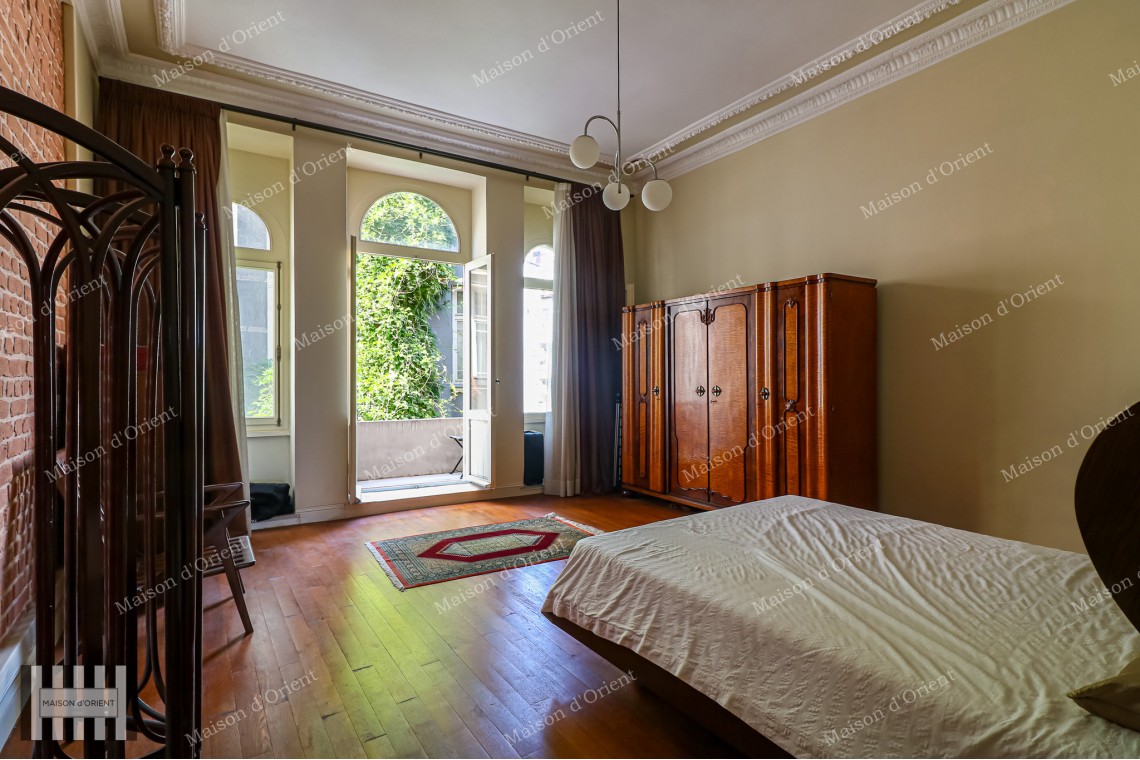 1+1 Flat for Rent with Terrace in Maanaa Building, Galatasaray