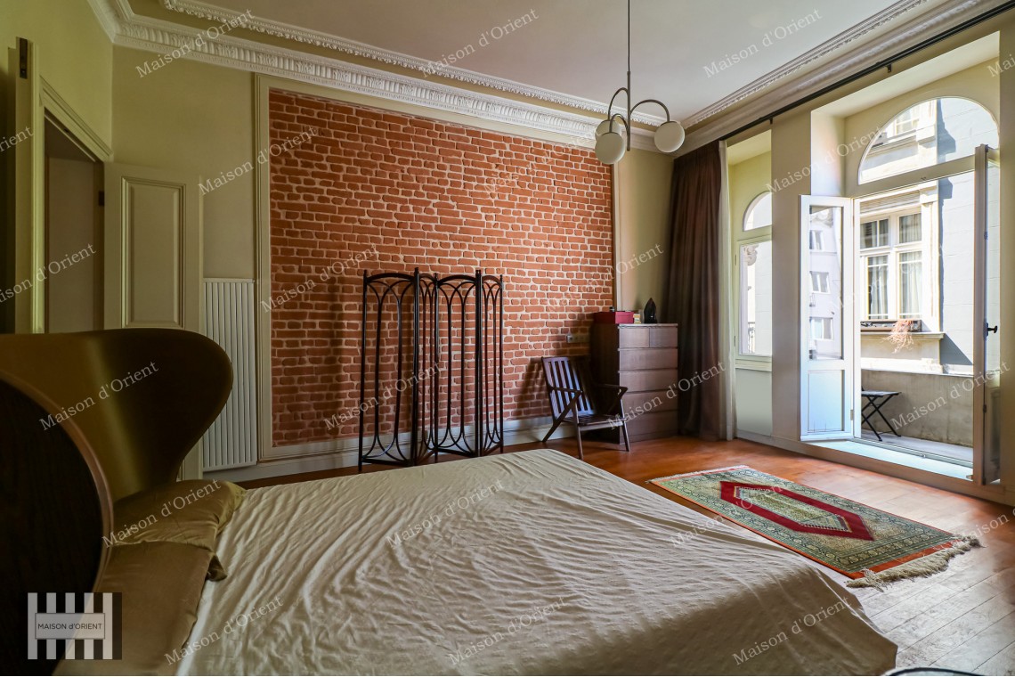 1+1 Flat for Rent with Terrace in Maanaa Building, Galatasaray