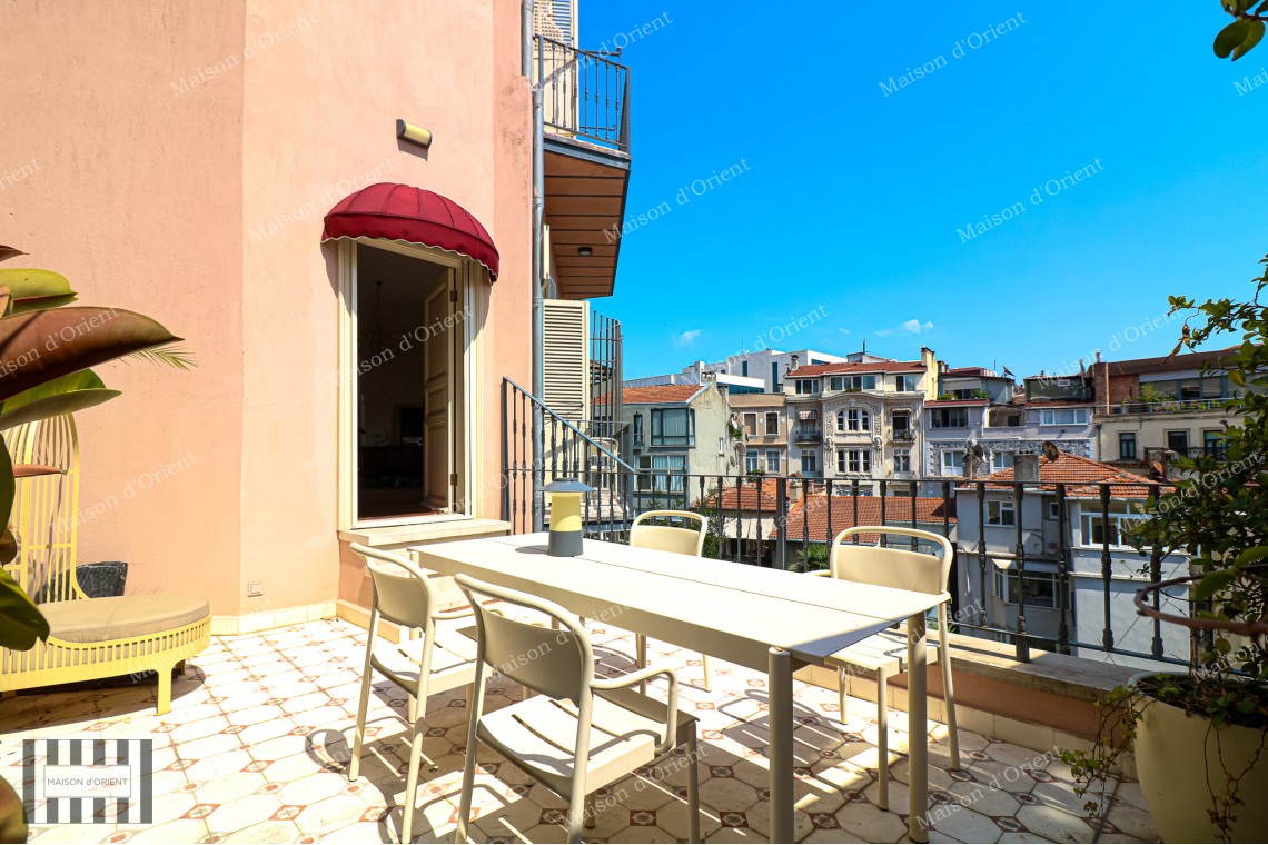 1+1 Flat for Rent with Terrace in Maanaa Building, Galatasaray