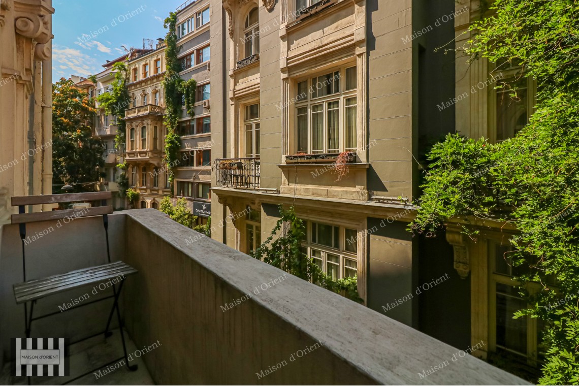 1+1 Flat for Rent with Terrace in Maanaa Building, Galatasaray