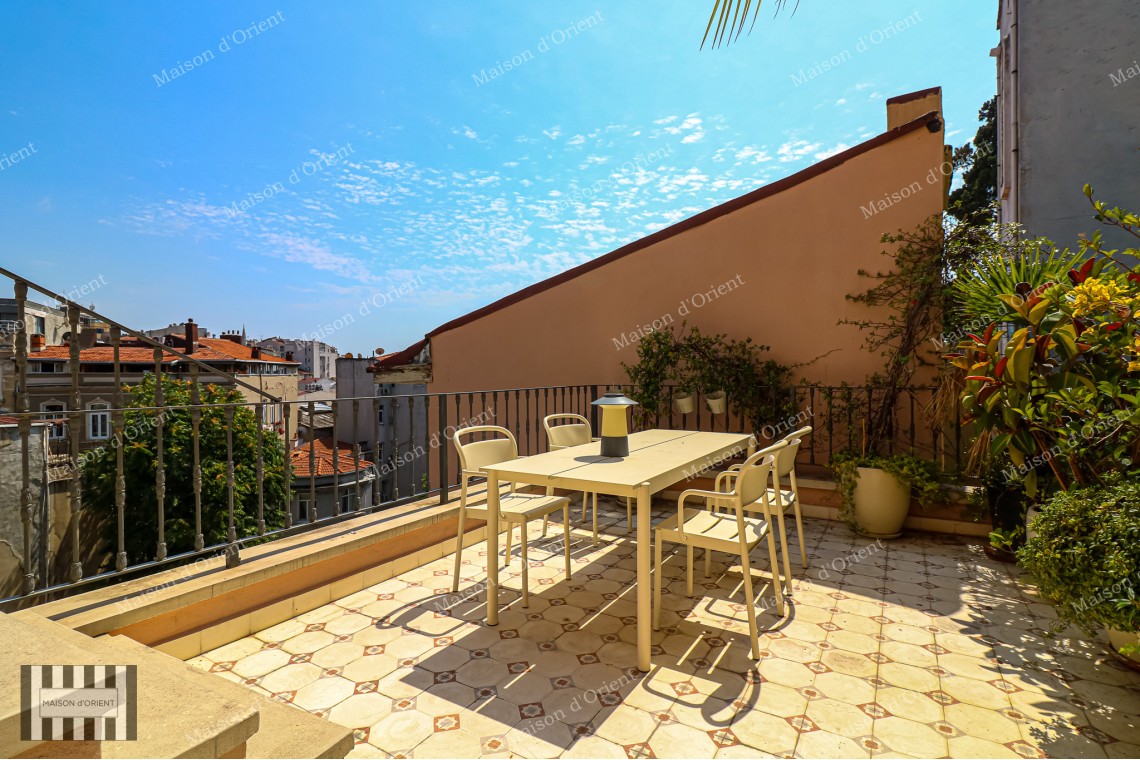 1+1 Flat for Rent with Terrace in Maanaa Building, Galatasaray