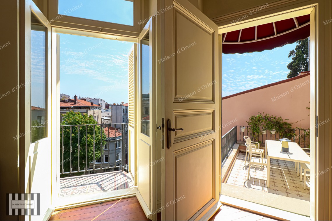 1+1 Flat for Rent with Terrace in Maanaa Building, Galatasaray