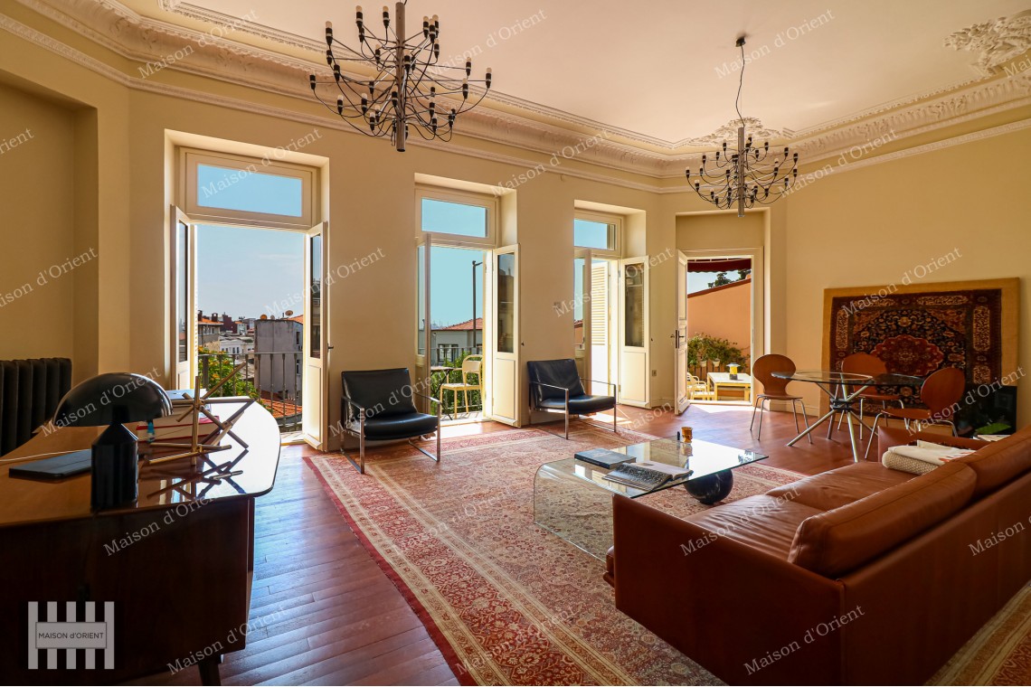 1+1 Flat for Rent with Terrace in Maanaa Building, Galatasaray