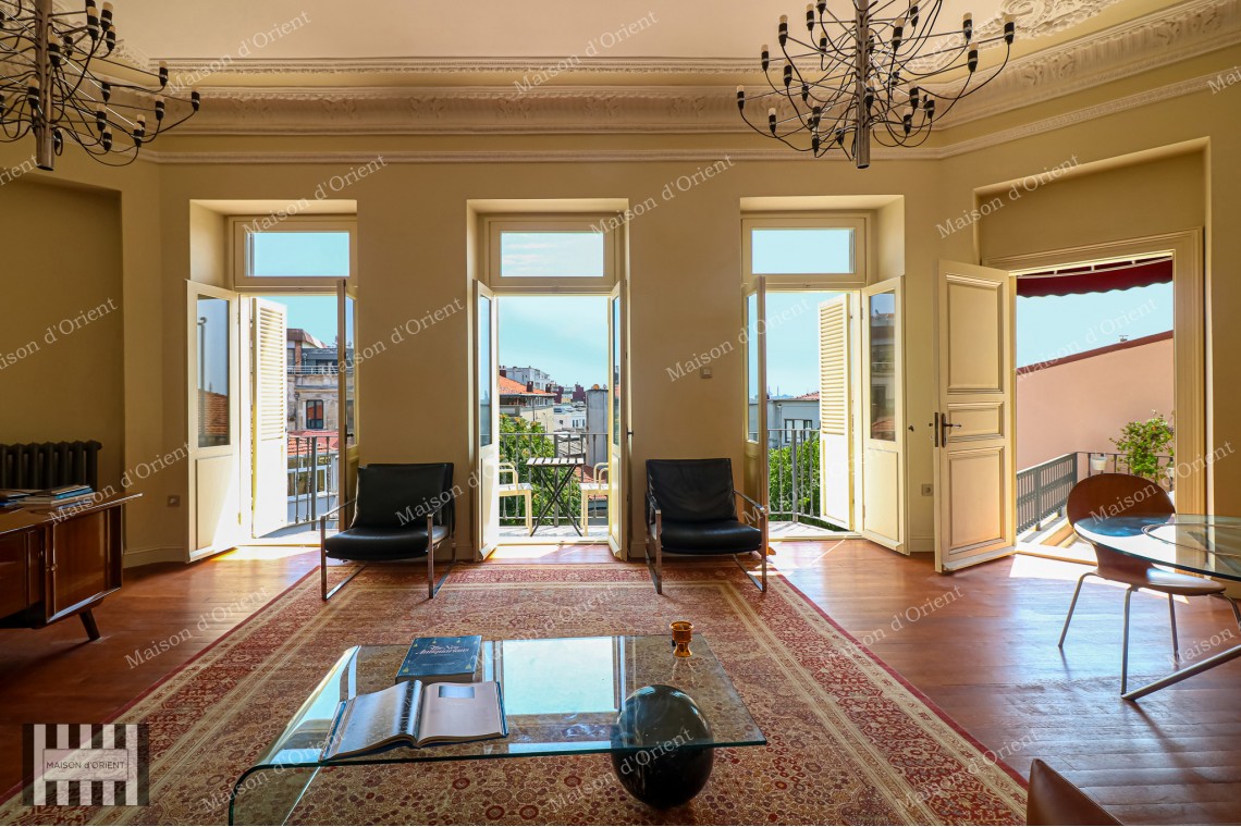 1+1 Flat for Rent with Terrace in Maanaa Building, Galatasaray
