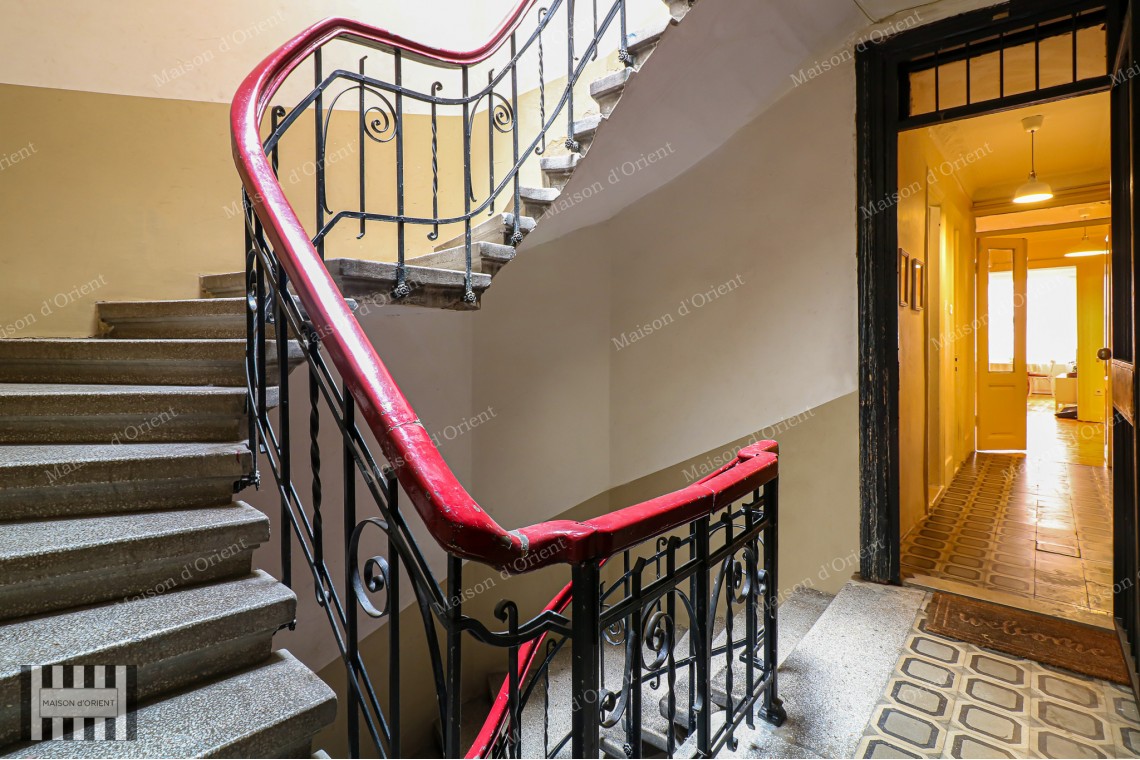 2+1 Rental Flat in Historical Toptaş Building, Pera