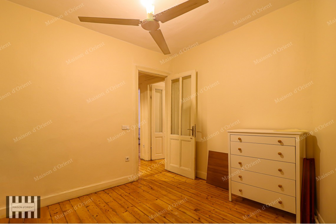 2+1 Rental Flat in Historical Toptaş Building, Pera