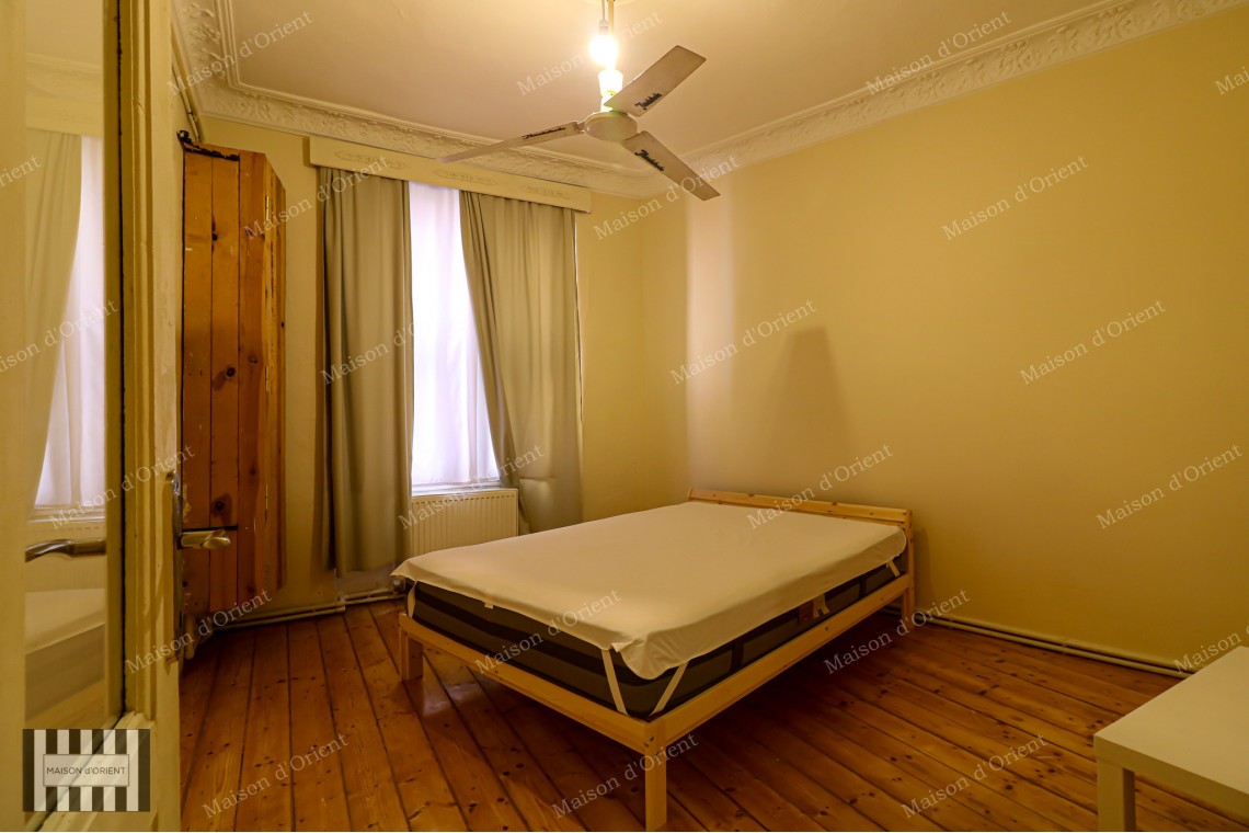 2+1 Rental Flat in Historical Toptaş Building, Pera