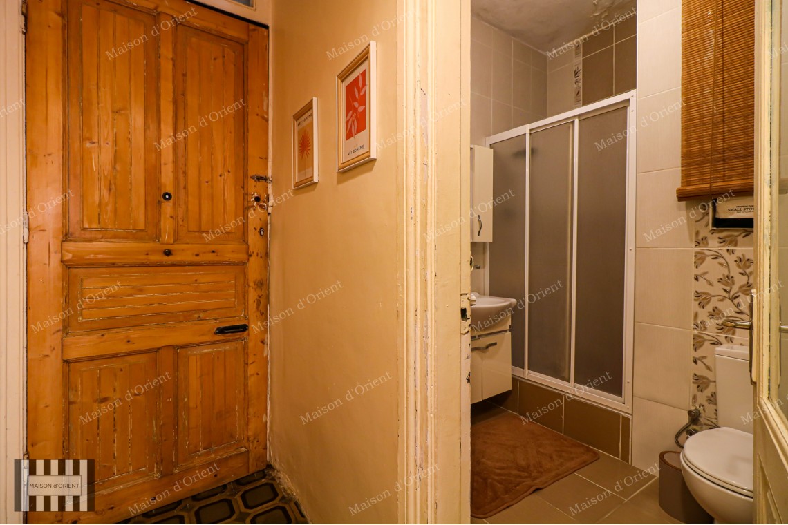 2+1 Rental Flat in Historical Toptaş Building, Pera