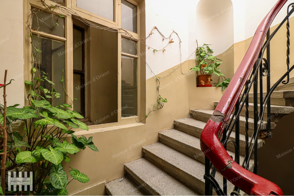2+1 Rental Flat in Historical Toptaş Building, Pera