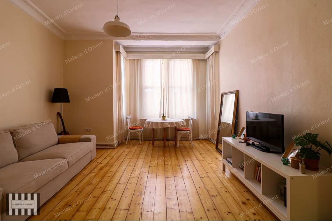 2+1 Rental Flat in Historical Toptaş Building, Pera