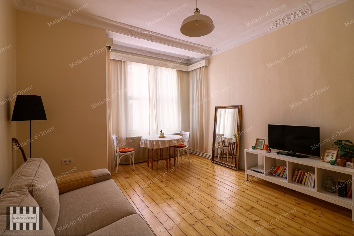 2+1 Rental Flat in Historical Toptaş Building, Pera