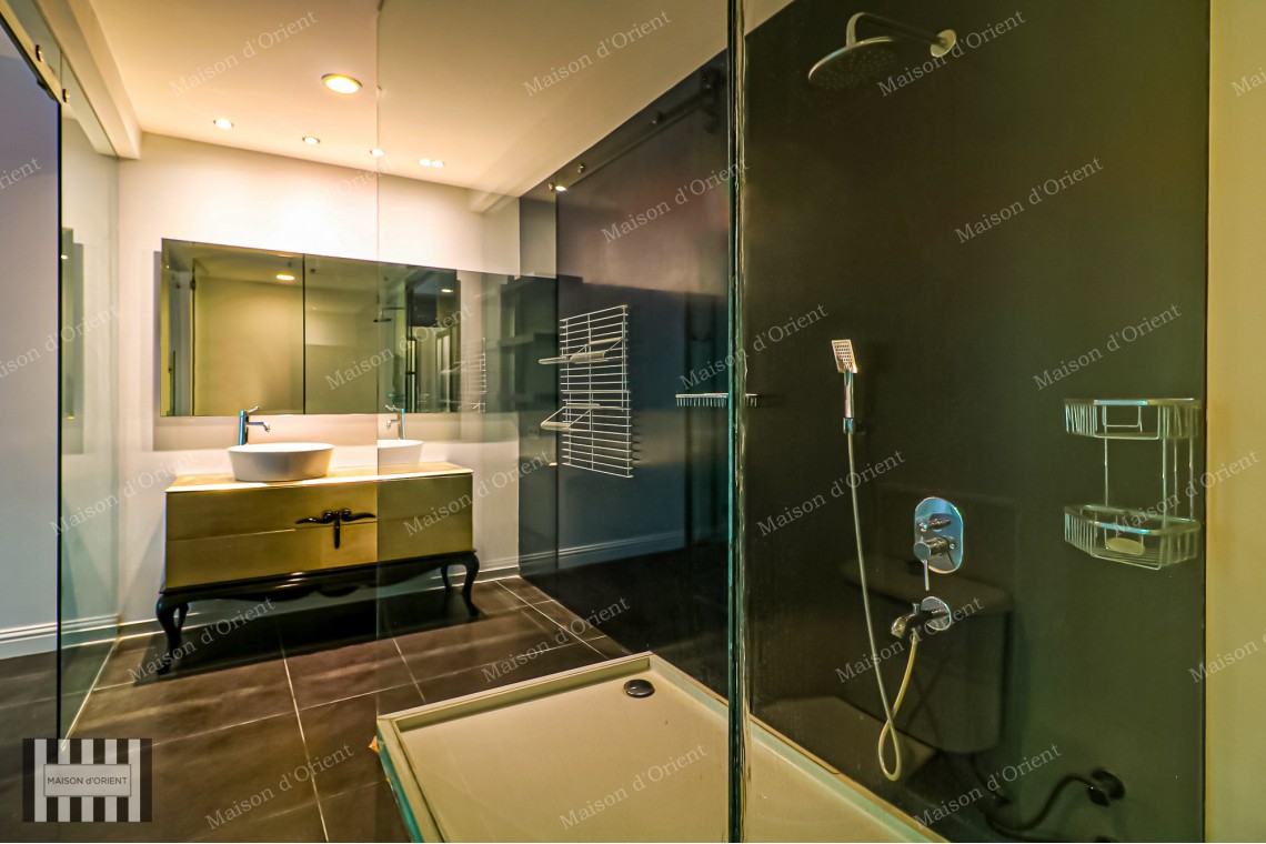 3+1 Rental Waterside Apartment with Bosphorus View in Kuruçeşme 