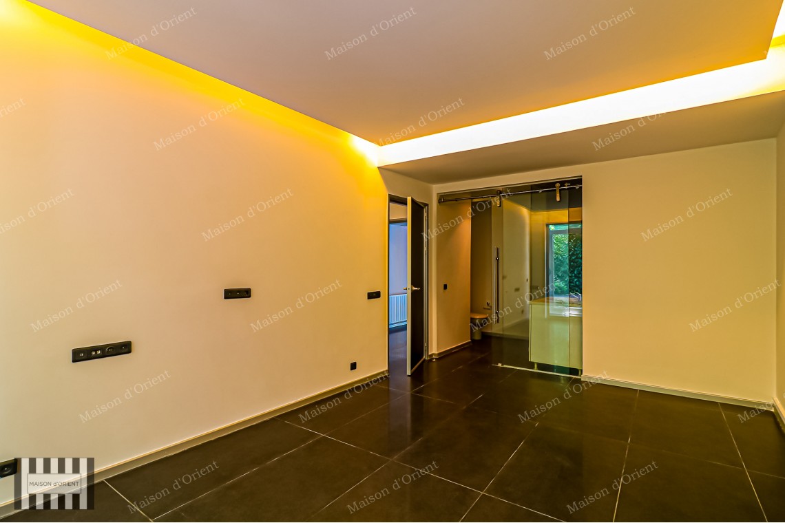 3+1 Rental Waterside Apartment with Bosphorus View in Kuruçeşme 