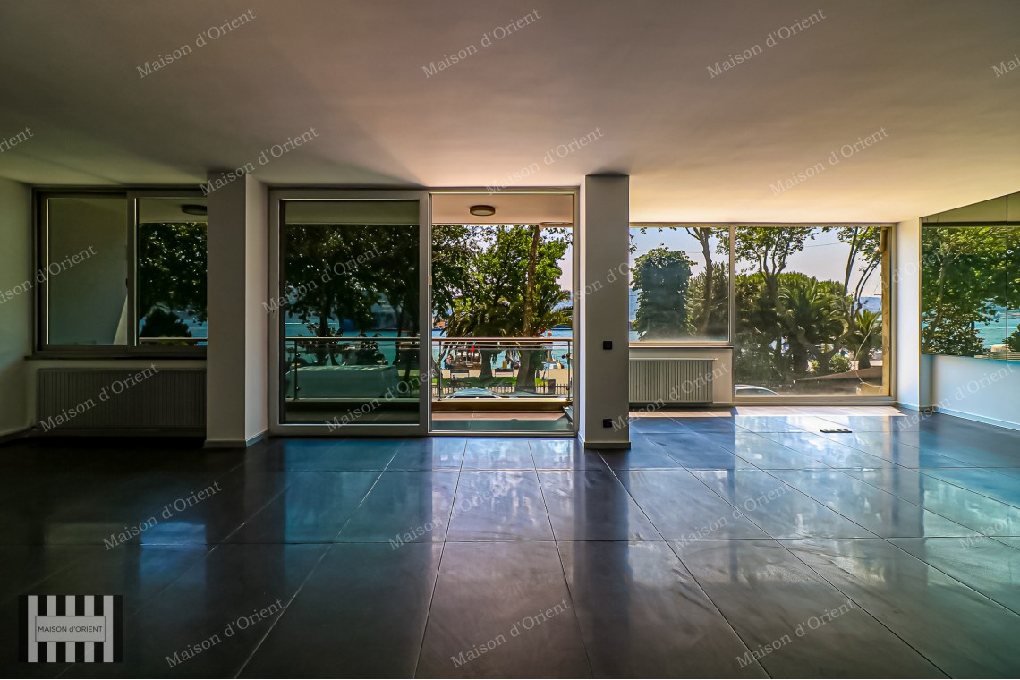 3+1 Rental Waterside Apartment with Bosphorus View in Kuruçeşme 
