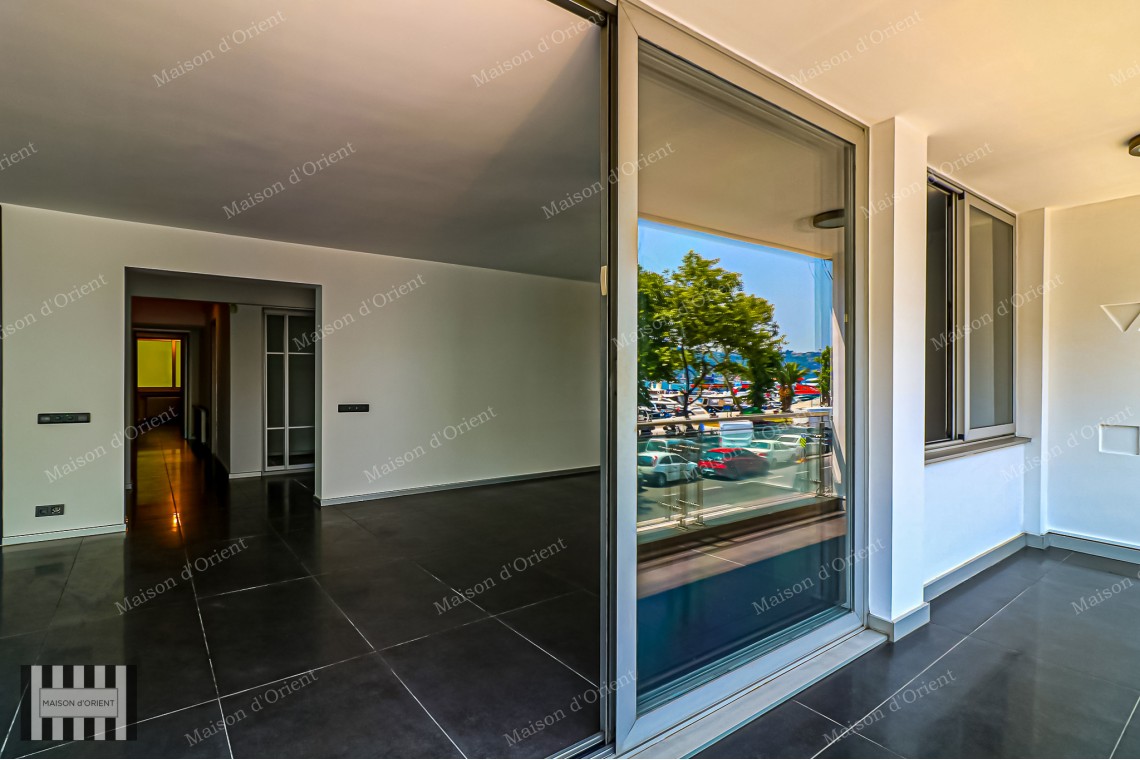 3+1 Rental Waterside Apartment with Bosphorus View in Kuruçeşme 