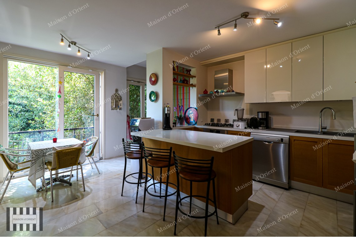 5+1 Flat for Sale with Terrace and Bosphorus View in Gümüşsuyu