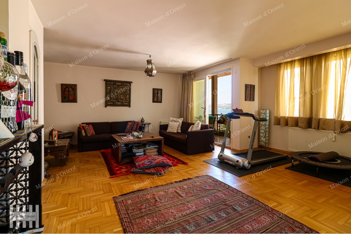 5+1 Flat for Sale with Terrace and Bosphorus View in Gümüşsuyu
