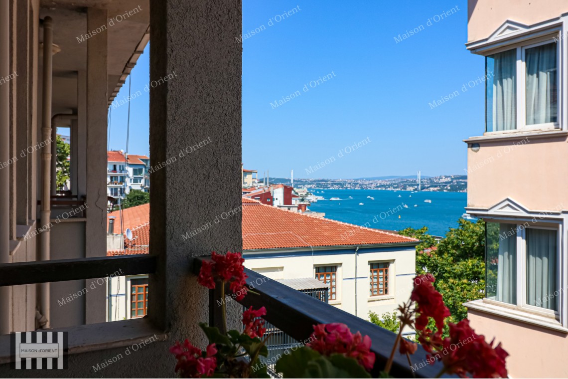 5+1 Flat for Sale with Terrace and Bosphorus View in Gümüşsuyu